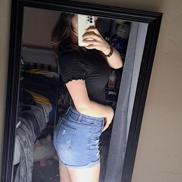 Black Semi-cropped ruffle shirt - Picture 2 of 2